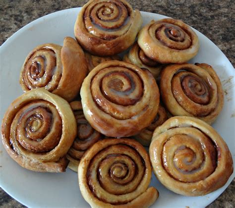 The Cooking Actress Sour Cream Cinnamon Rolls