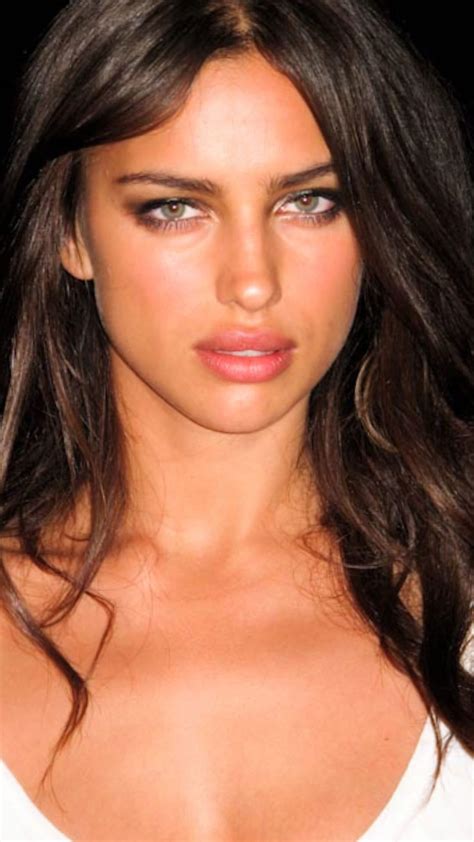 Irina Shayk เซ็กซี่ And เปลือยท่อนบน 21 ภาพถ่าย ดารานู้ด