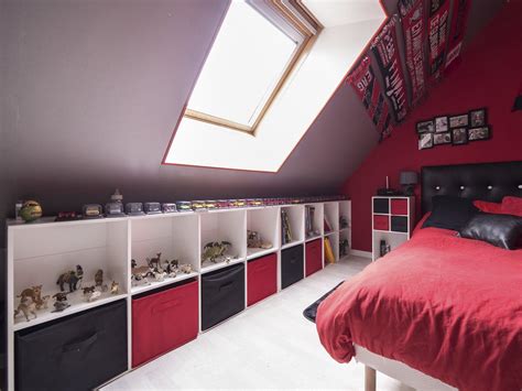 Des rangements astucieux pour la sous pente Cool Boys Room, Upstairs