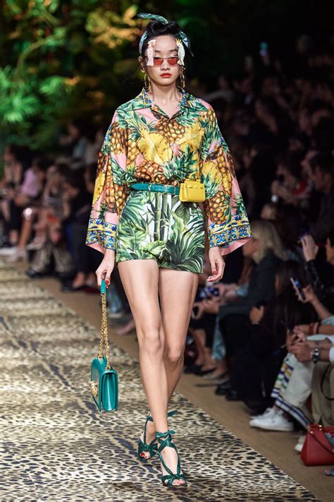 Dolce And Gabbana Spring 2020 Ready To Wear Fashion Show แฟชั่น