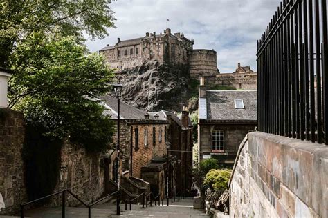Finding The Best Views Of Edinburgh Castle 8 Epic Spots