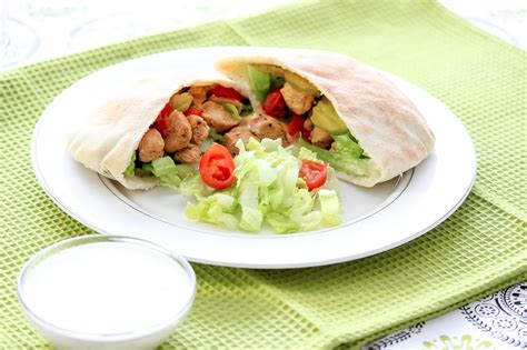 Whip It Good Chicken Gyro Pockets With Tangy White Sauce