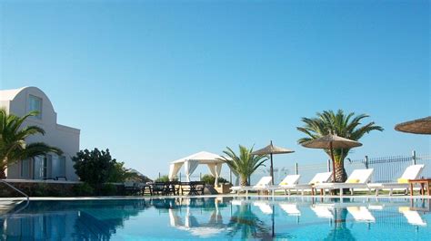 Pantheon Villas Relaxing Pool Lounge - Santorini Greece | Relaxing pool, Villa pool, Santorini ...