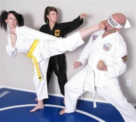 Pin By Jonathan Betech On Feet In Face Martial Arts Women Karate