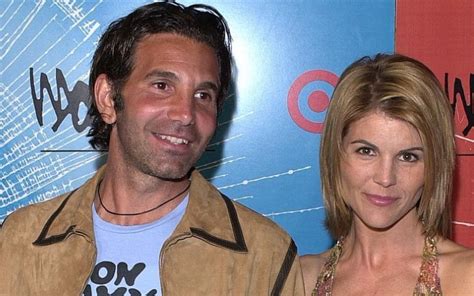 who is lori loughlin s husband how long has she been married details of her daughter