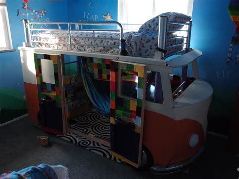 Best Dad Ever Builds VW Bus Bed For 3-year-old Daughter ...