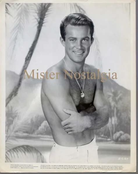 Vintage Photo 1959 Sexy Robert Conrad Hairy Chest Tvs Hawaiian Eye