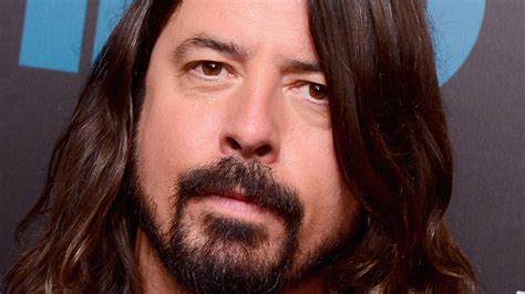 The Tragic Real Life Story Of Dave Grohl Celeb 99