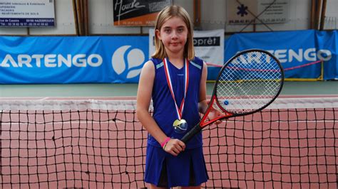 À 9 Ans Océane Est Championne De France De Tennis Lindicateur Des