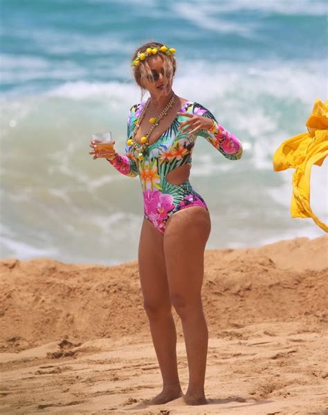 Busty Beyonce Showing Her Ass In Floral Swimsuit Porn Pictures Xxx Photos Sex Images 3228960