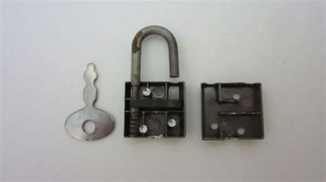 How to pick a lock using a paperclip: Did You Know That a Paperclip Is an Excellent Lock-Picking Tool? (48 pics) - Izismile.com