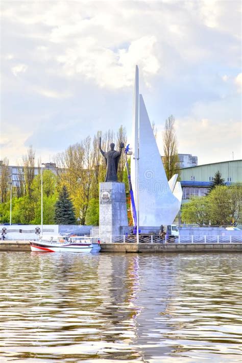 Kaliningrad Monument Zu Den Pionieren Der Fischereiflotte