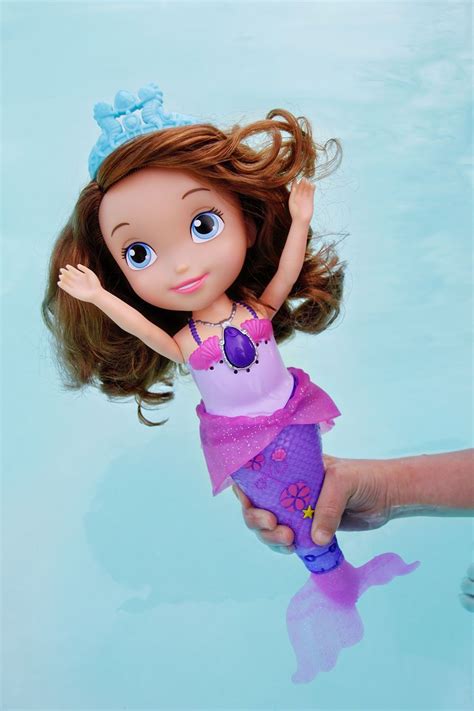 Sofia The First Magical Lights Mermaid Lucinda Is Valerie And Sofia