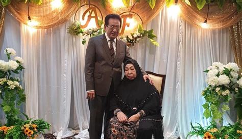 10 Potret Anwar Fuadi Dan Istri Rayakan Ultah Pernikahan Ke 50 Photo