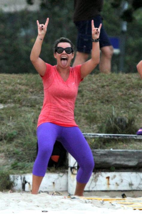 From wikipedia, the free encyclopedia. EGO - Fernanda Souza e Samara Felippo treinam na praia da ...