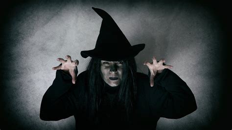 The Real And Bloody History Behind The Witches Of Halloween Bbc News