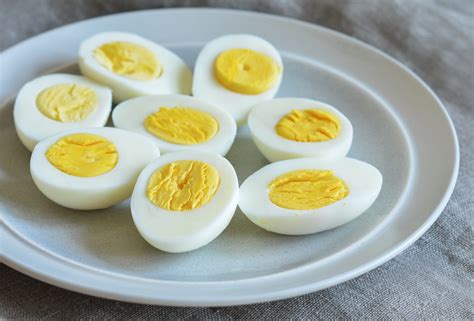 This method for hard boiling eggs is simple and produces a tender and delicious egg every time! How To Make Perfect Hard-Boiled Eggs (Without The Green ...