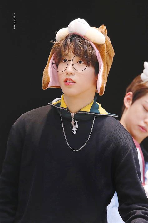 6 pack abs workout for kids and teens /10 min.kids exercises at home sport pour enfants à la maison. Stray Kids Worldwide | Ripped abs, Abs boys, Abs