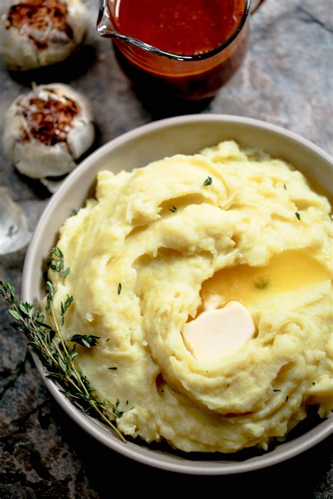 Roasted Garlic Vegan Mashed Potatoes And Red Wine Gravy Mindful Cooks