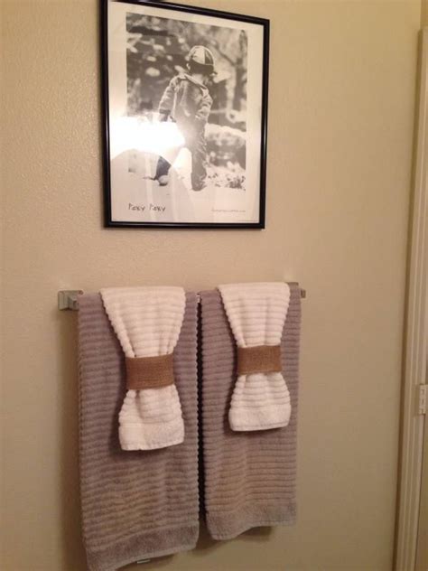 There are a number of ways to display towels that will go a long way toward improving the look of your towel rack. Bathroom Ideas Towels | Bathroom towel decor, Hang towels ...