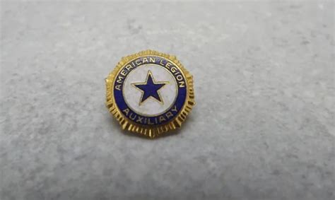 Vintage Gold Tone American Legion Auxiliary Star Enamel Lapel Pin Blue