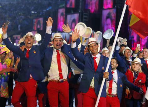 Rafael Nadal Carries Spains Flag At Rio Olympics 3 Rafael Nadal Fans