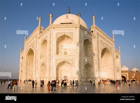 India Uttar Pradesh Agra Taj Mahal At Late Afternoon With Visitors On