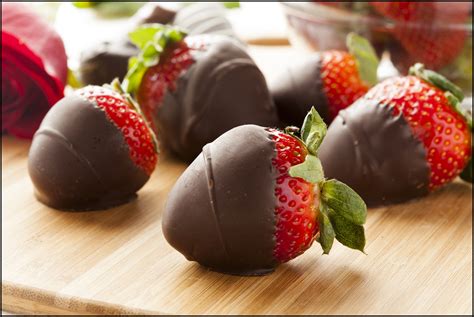 Gourmet Chocolate Covered Strawberries For Valentine S Day Serving