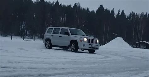 Jeep Patriot Snow Review Pros And Cons Off Road Facts