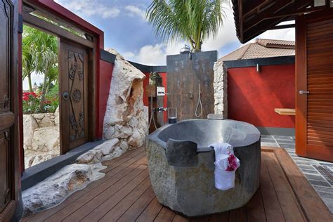 Luxury Resorts Hotels And Safaris With Outdoor Showers Around The World