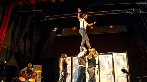 Circo Y Musicales Celebran La Navidad En Familia Con El Teatre Arniches De Alicante