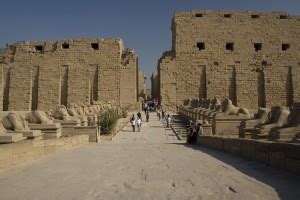 كانت الرحلة في شهر إبريل وزرنا فيها #أسوان و#الأقصر و#الغردقة و#القاهرة وكانت الأجواء لطيفة في العصر والليل. برنامج رحلة أســــوان والأقصـــــر لنصف العام الدراسي ...