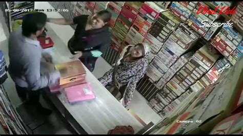 Lady Thief Caught On Camera In India Youtube