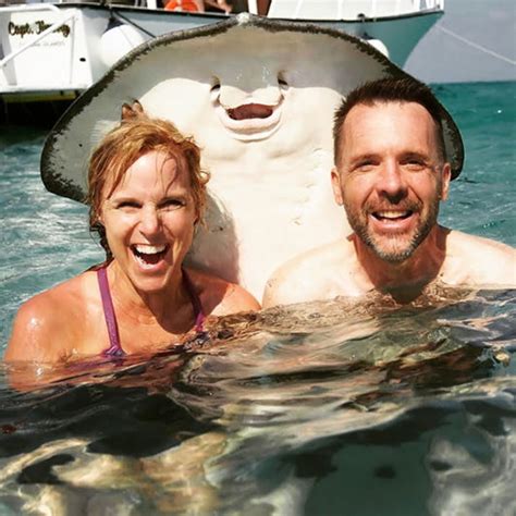 40 Of The Most Hilarious Photobombs