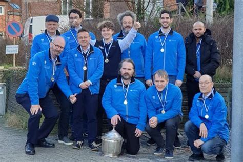 Kom helt tæt på, med i omklædningsrummet og (gen)oplev en helt fantastisk dag, da hb køge sidste lørdag konsoliderede sig på toppen af dansk kvindefodbold. Guld, sølv og bronze i Xtracon Skakligaen - Dansk Skak ...