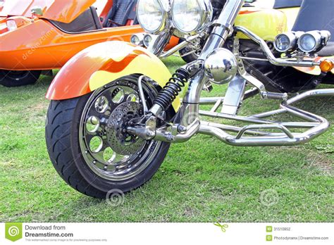 Customised Chopper Trike Front Wheel Editorial Photography - Image of bonnet, bikes: 31510852
