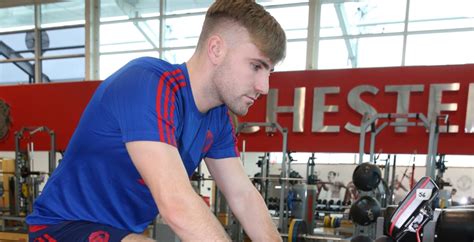 Luke shaw, currently our most experienced left back, has had a good run of form lately. Luke Shaw Could Return From Horror Injury Sooner Than Expected