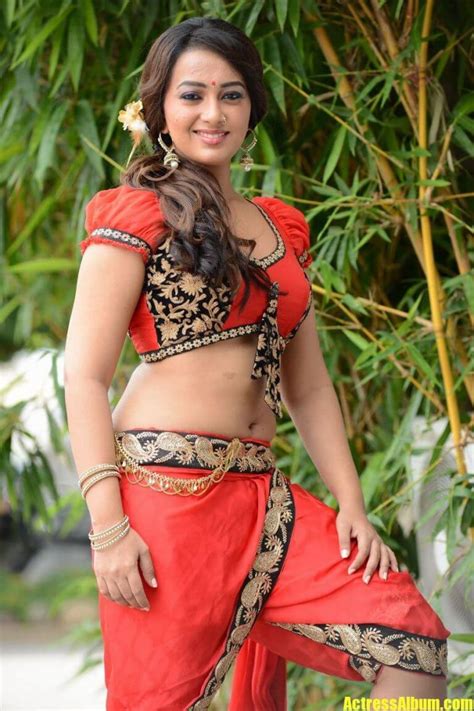 Indian Actress Ester Noronha Hot Navel Photos Actress Album