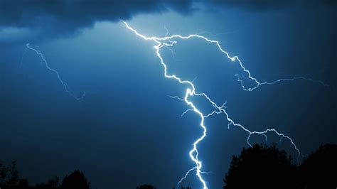 The Longest Lightning Bolt Ever Recorded Stretched 200 Miles Mental Floss
