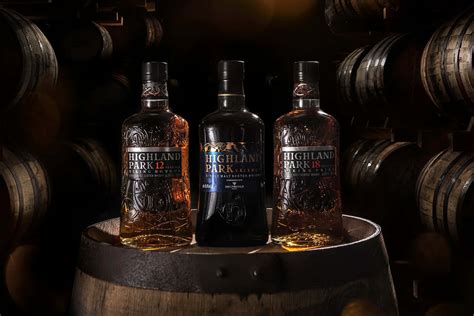Download Three Bottles Of Highland Park Whiskey Wallpaper