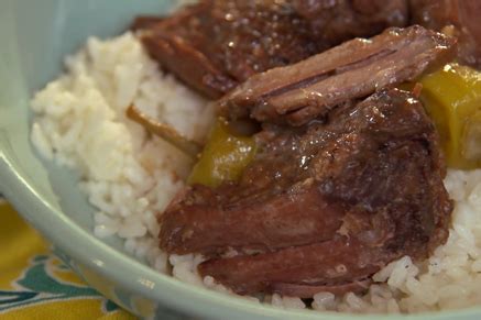 Place roast in a 13 x 9 pan and rub entire roast with dry rub mixture, pressing mixture into the roast. Marilyn's Slow Cooker Beef Pot Roast Recipe - Paula Deen