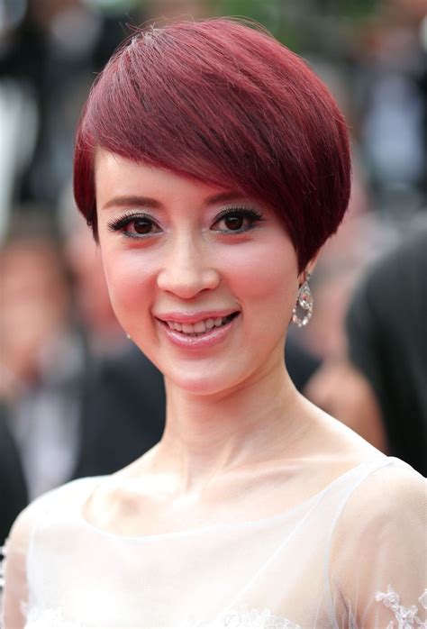 A burgundy brown hair color ranges from dark red to maroon to dark wine. 17 Burgundy Hair Color Ideas - Celebrity Burgundy Hairstyles