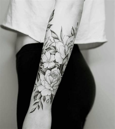 Love The Feel Of This Tattoo Beautytatoos Forearm Flower Tattoo Tattoos Feminine Tattoo