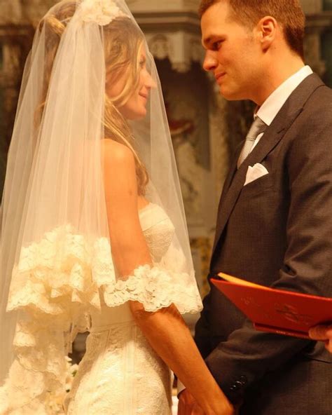 Жизель Бундхен впервые показала романтичный кадр со свадьбы