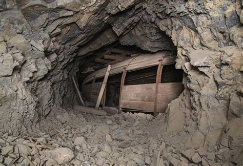 Abandoned Mine Tunnel Oc 4938x3400 Abandoned Abandoned Places