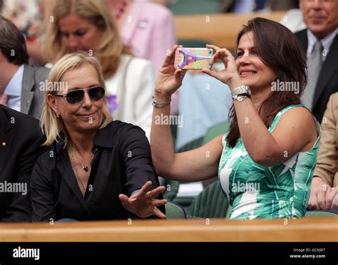 Martina Navratilova Et Julia Lemigova Sur Douze Jours De La Wimbledon