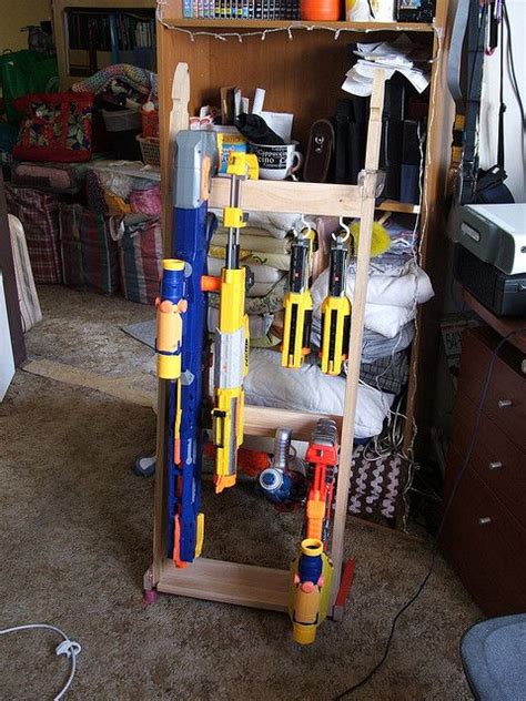 No more nerf darts and guns lying everywhere. Nerf Gun Rack by arakaraath, via Flickr | DIY & Crafts | Pinterest