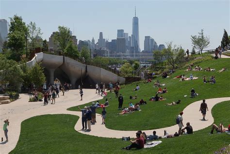New York Citys Newest Park Little Island Opens To Public