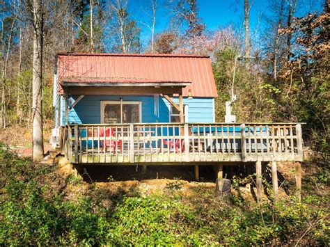 Book an epic cloudland canyon cabin rental right here. Cabin/Bungalow Sleeps 2/Chattanooga cabin for rent/cabin ...