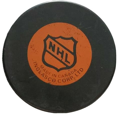 Philadelphia Flyers Vintage Inglasco Official Hockey Puck 🇨🇦 Blade